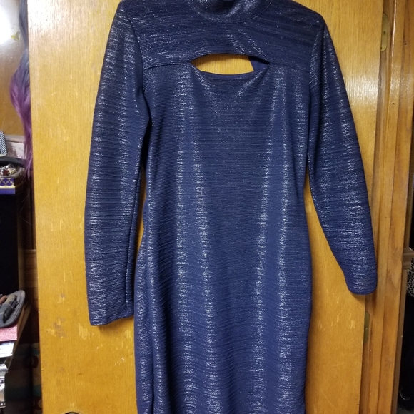 Dress - Picture 1 of 2